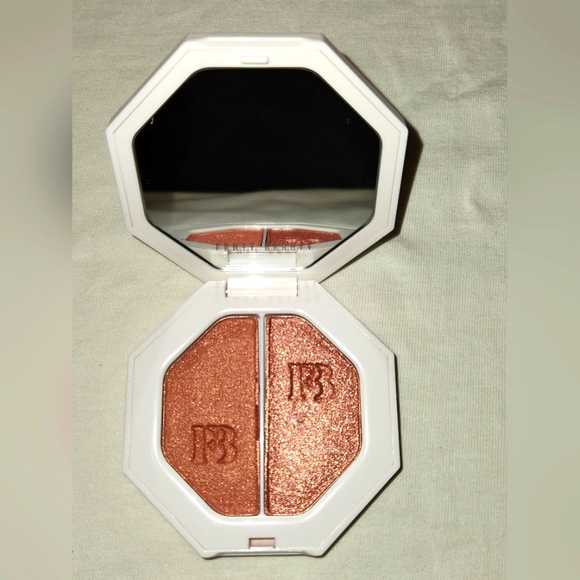 FENTY-MAC MAKEUP BUNDLE - Picture 6 of 9